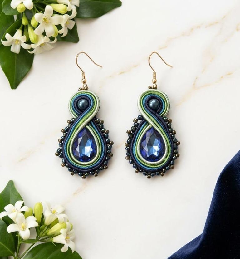Aretes Soutache Infinito en Azul Zafiro y Verde Esmeralda