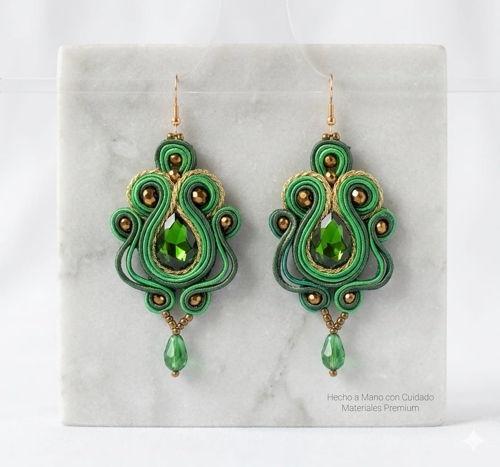Aretes Soutache Gala Esmeralda y Oro Imperial Edición Exclusiva | JAQUA